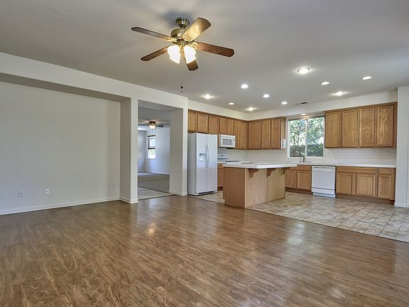 2nd image of 9887 Garnet Way
