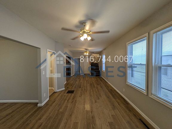 3rd image of 411 N White Ave