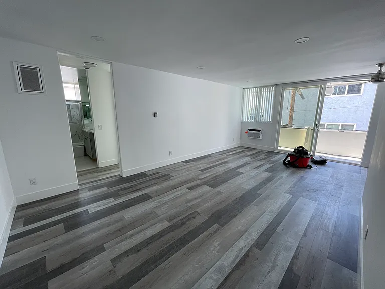 1277 Barry Ave #7 — Photo 5