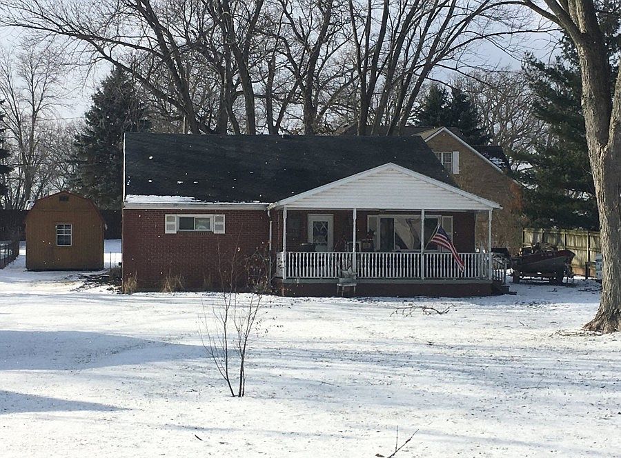 2nd image of 401 Larchmont Rd