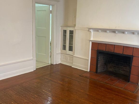 5th image of 311 S Hicks St APT 4C
