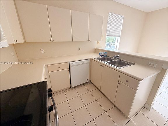 4th image of 2039 Shoma Dr #2039