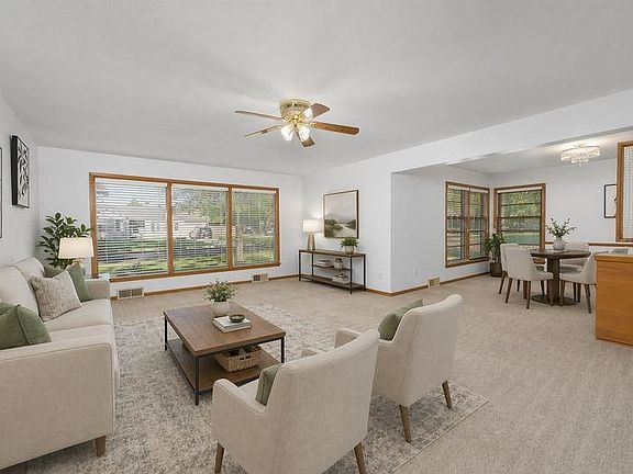 4th image of 104 S Parkwood Ln