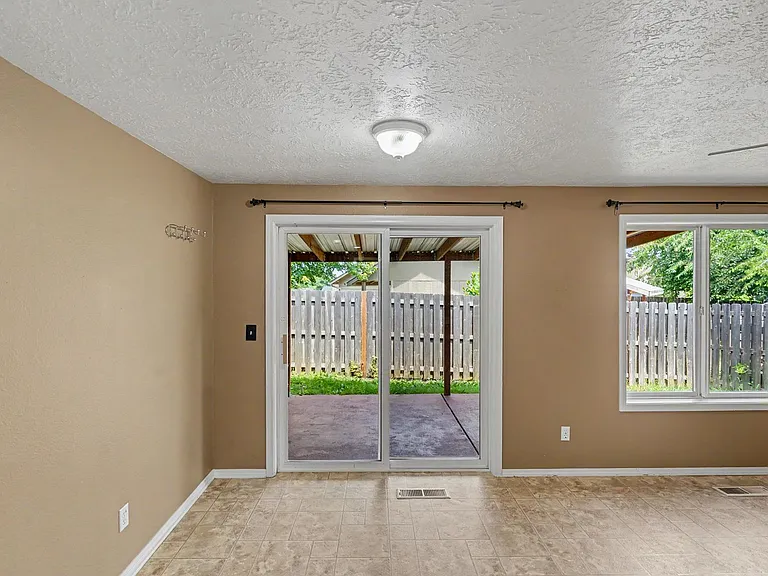 1075 Mildred Ln SE — Photo 20
