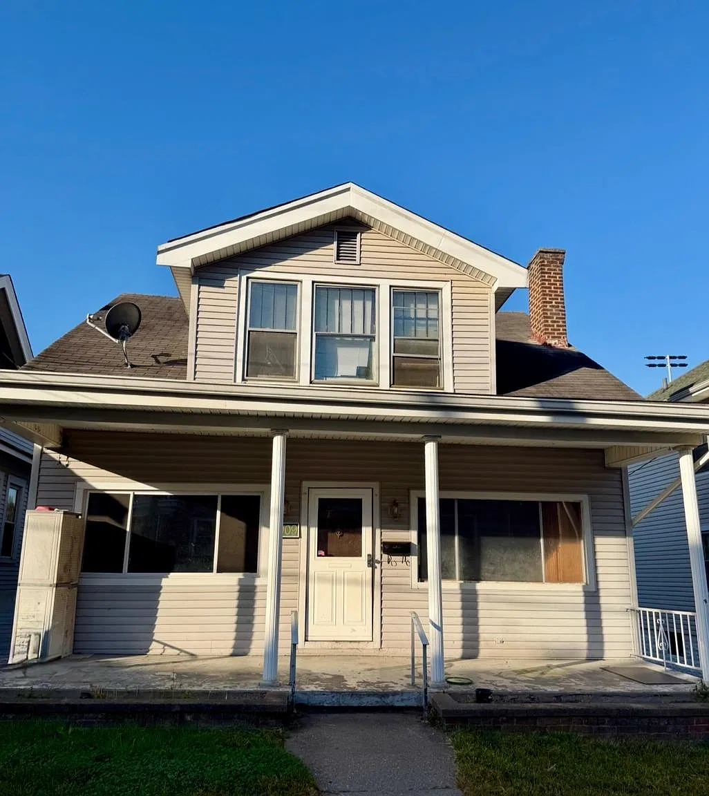 3 bed, 1073 sqft, $1,450 — Photo 1
