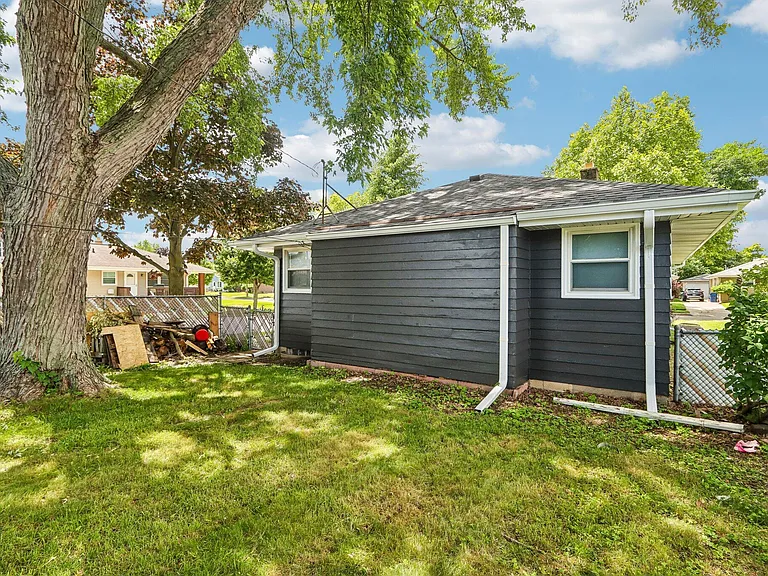2223 Grove Ave — Photo 29