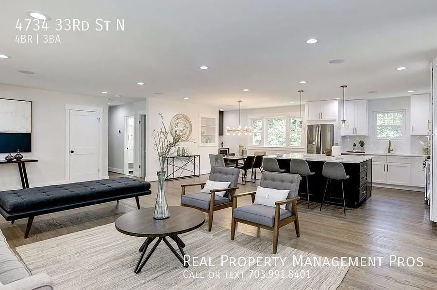 Stunning, Sun- Drench Home in Sought After Country Club Hills! — Photo 4