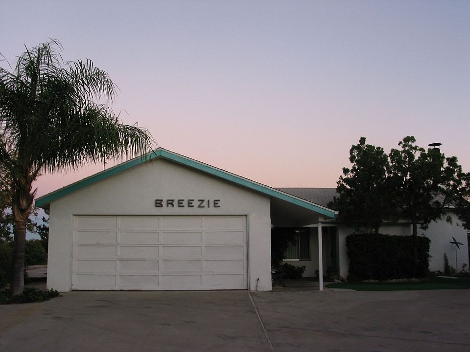 in the middle of 5.09 acres