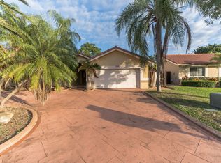 15563 SW 55th Ter, Miami, FL 33185