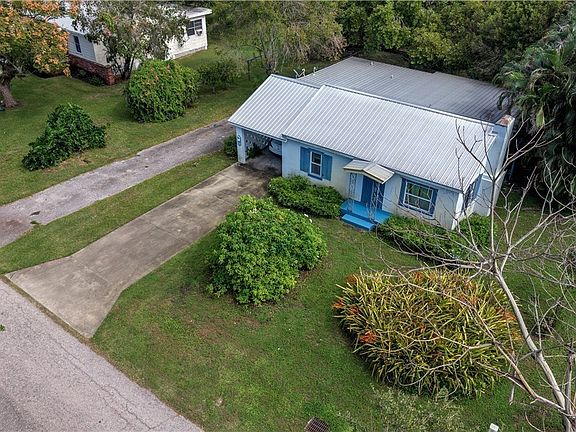 3rd image of 426 W Crescent Dr