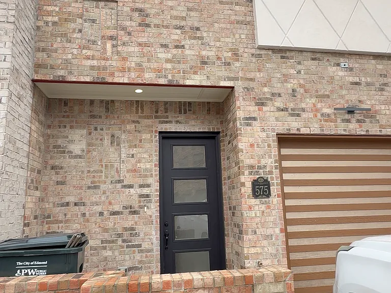 575 S Fretz Ave — Photo 12