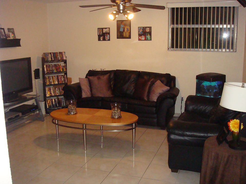 2nd image of 606 W 81st St APT 325