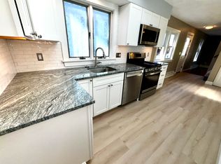 17 Harold Ave, Gloucester, MA 01930