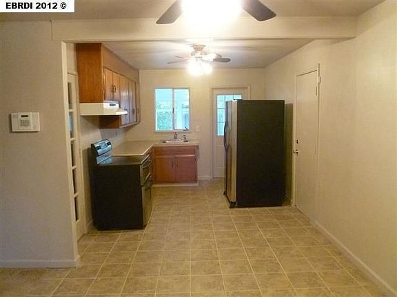 3rd image of 117 Sunset Dr