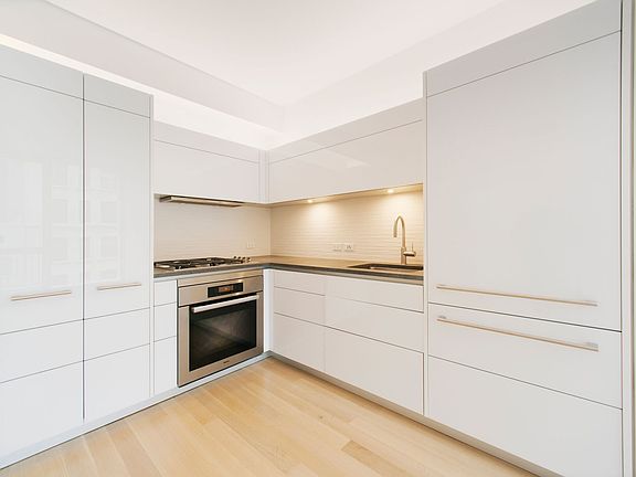 4th image of 241 5th Ave APT 7A