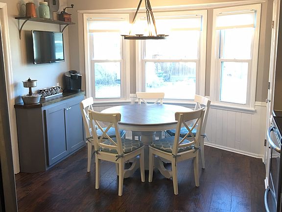 Breakfast area & Coffee bar