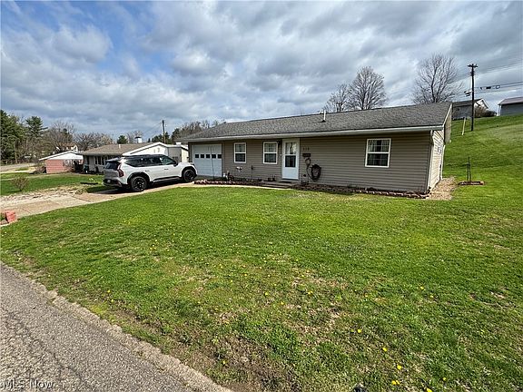 3rd image of 110 Andover Rd