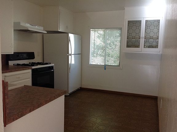 4th image of 11042 Sunset Ave