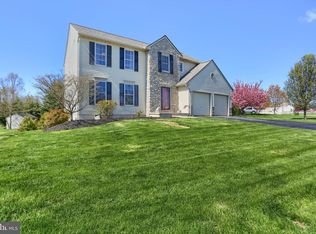 16 Hillcrest Rd, Marietta, PA 17547