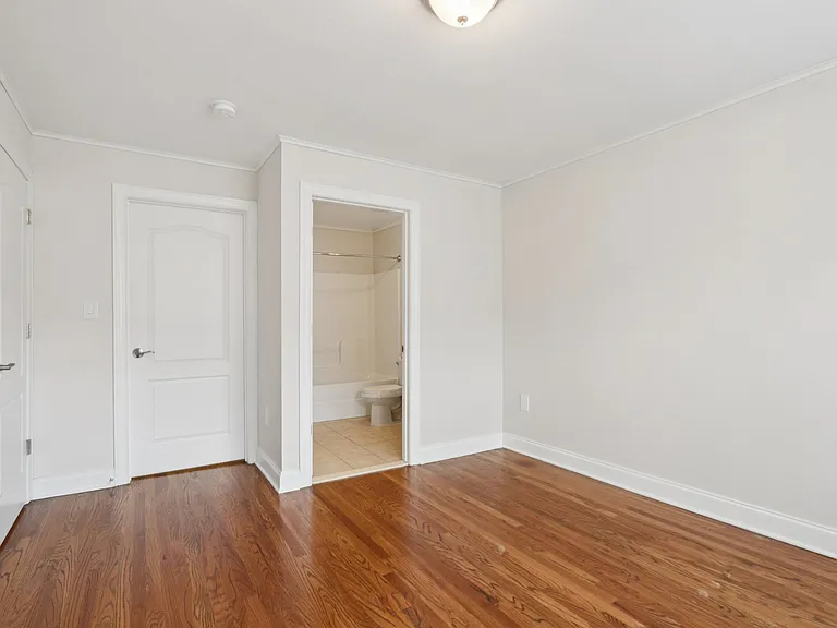Summit Ridge Luxury Apartments — Photo 19