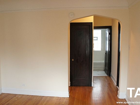 3rd image of 2944 N Albany Ave APT 1
