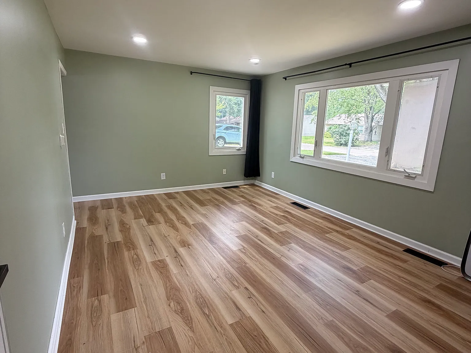 3 bed, 864 sqft, $1,600 — Photo 4