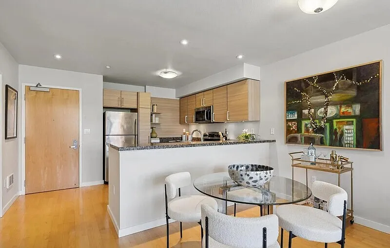 1 bed, 1.0 bath, 659 sqft, $4,200 — Photo 1