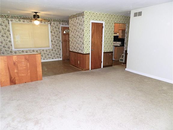 5th image of 920 Cocoa Dr