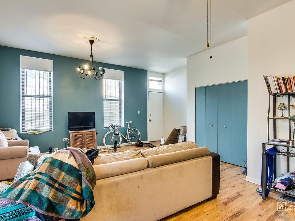 2nd image of 555 W 18th St #1