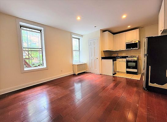 1st image of 417 W 43rd St APT 7