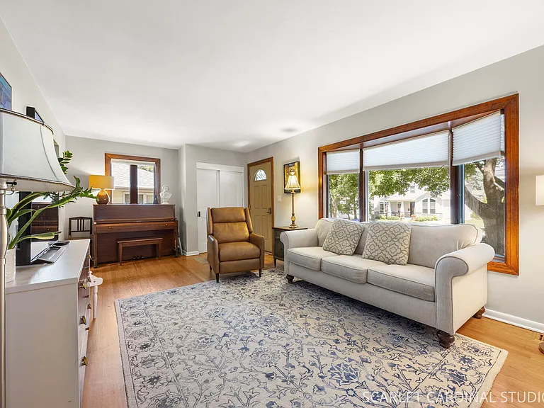 363 Marion Ave — Photo 2