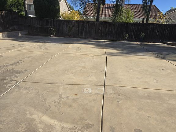 4th image of 33037 Paraguay Dr