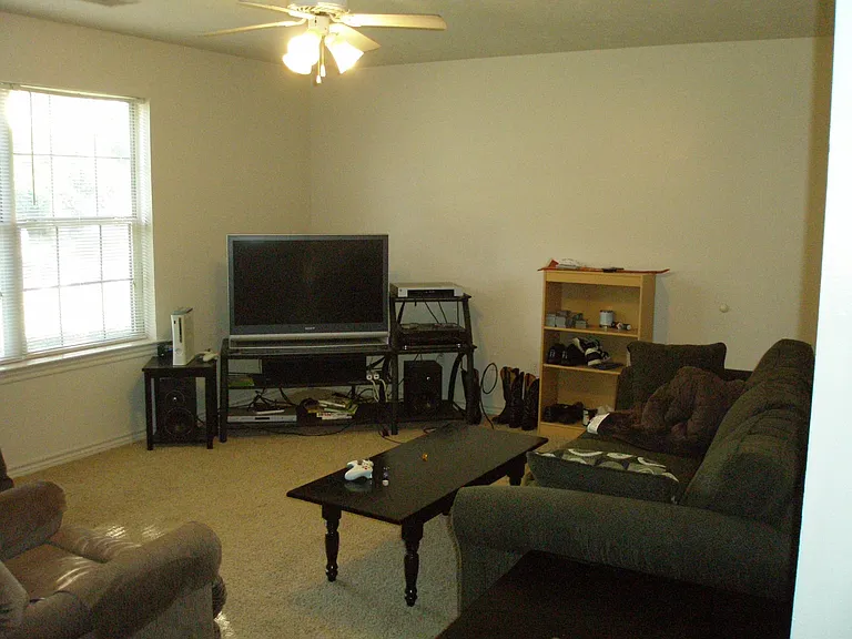 1200 Vinyard Ct #B — Photo 2