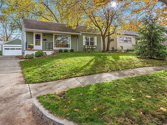2nd image of 2226 Audobon Dr SE