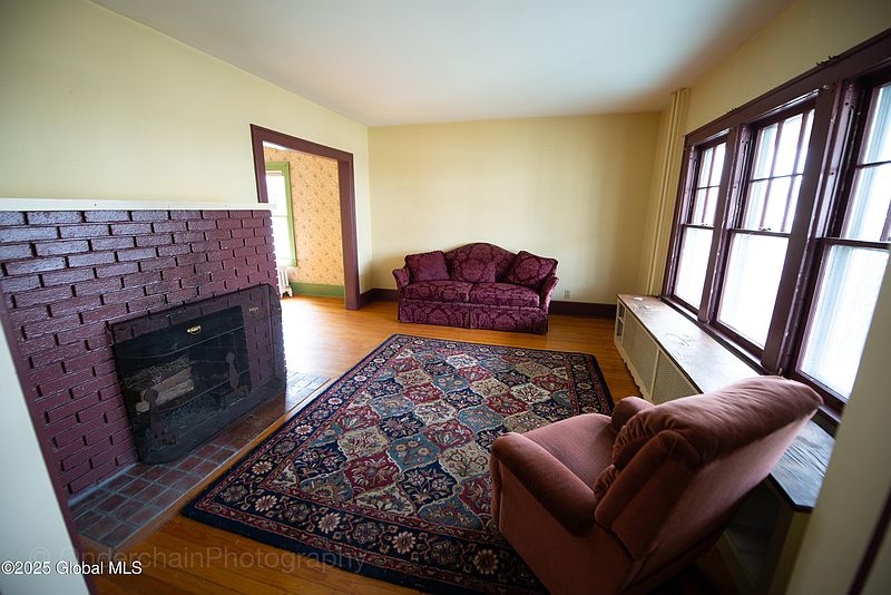 4th image of 25 Clermont Street