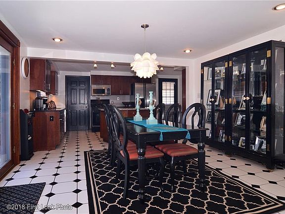 4th image of 45 Pelham Pkwy