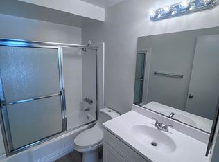 10808 Victory Blvd, North Hollywood, CA 91606