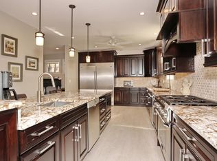 6 Commanche Trl, Oakland, NJ 07436