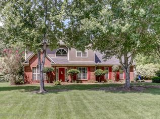 2568 Thousand Oaks Dr, Hernando, MS 38632