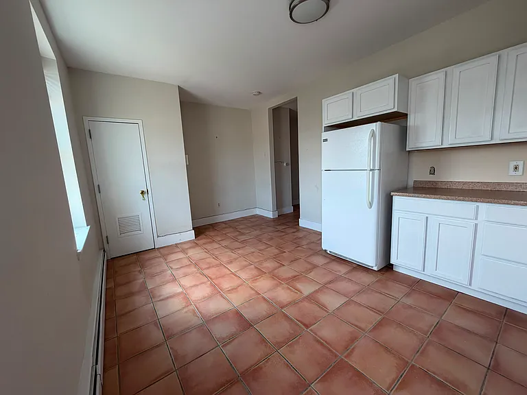 228 Ogden Ave — Photo 4