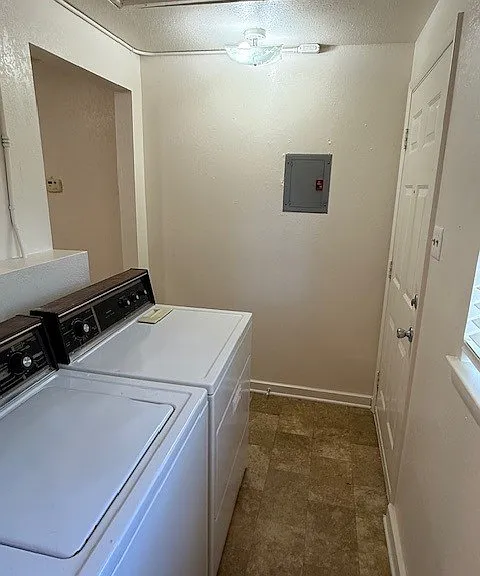 731 E St #C — Photo 7