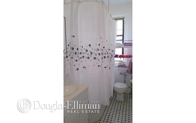 Sold by Douglas Elliman | media 24