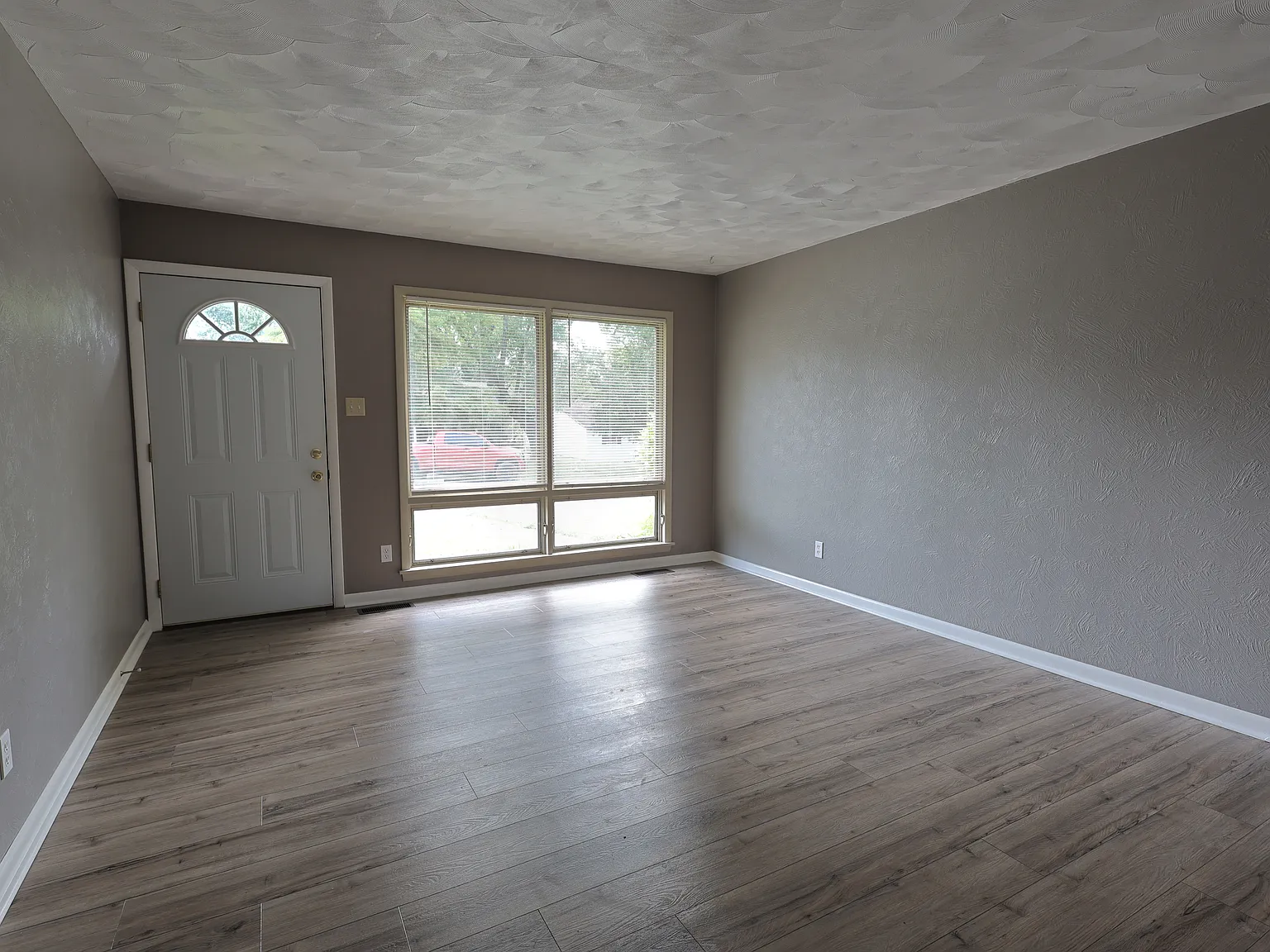 301 S. Walnut St. — Photo 3