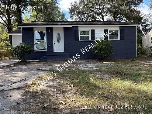 Lovely Renovated Home- Midtown Savannah — Photo 2