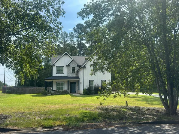 10 Park Timbers Dr, Sharpsburg, GA 30277