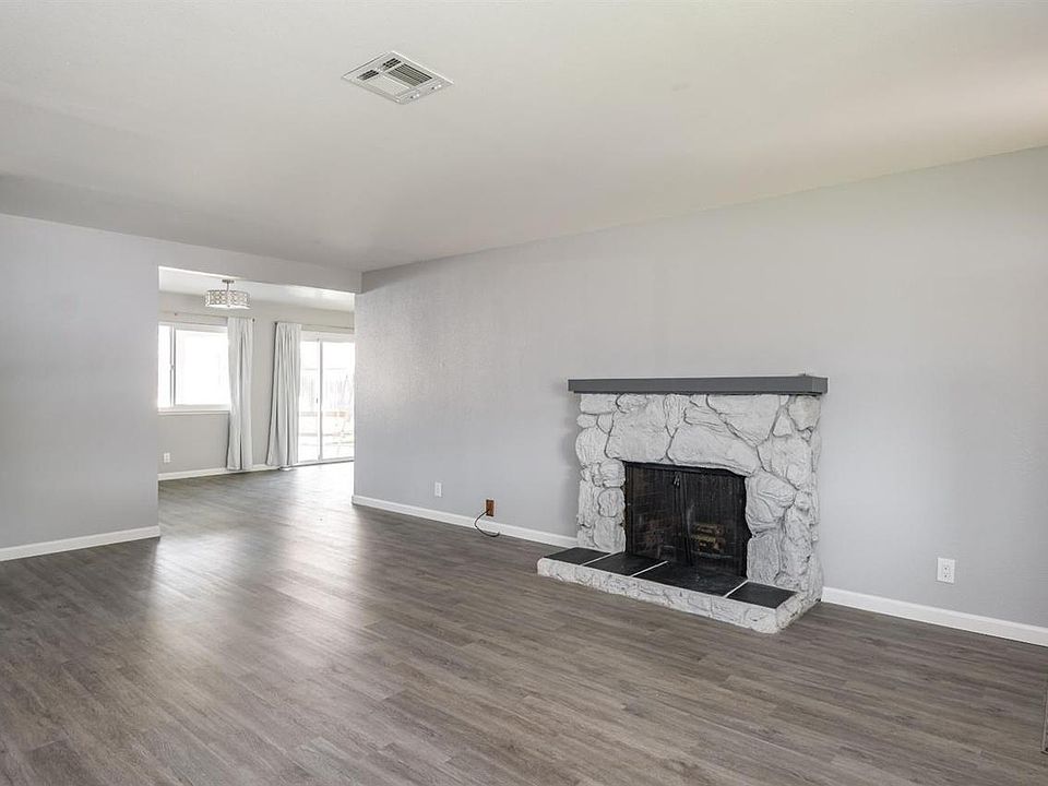 1st image of 6130 Woodside Dr