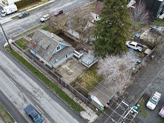 5th image of 3004 E Everett Ave