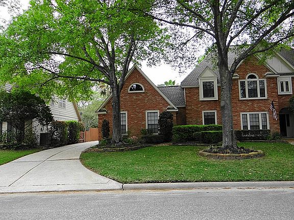 2nd image of 3207 Willow Terrace Dr