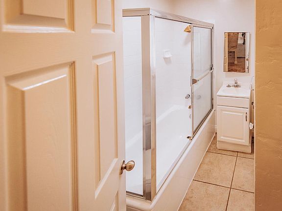 5th image of 9037 Rangely Ave #9037