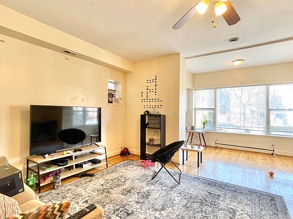 2nd image of 4831 N Sawyer Ave APT 1